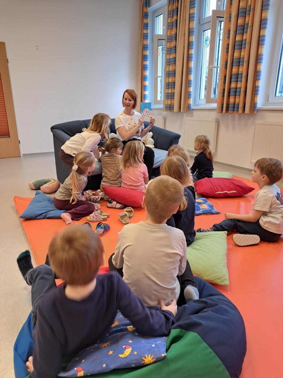 Cornelia Reif beim Vorlesen