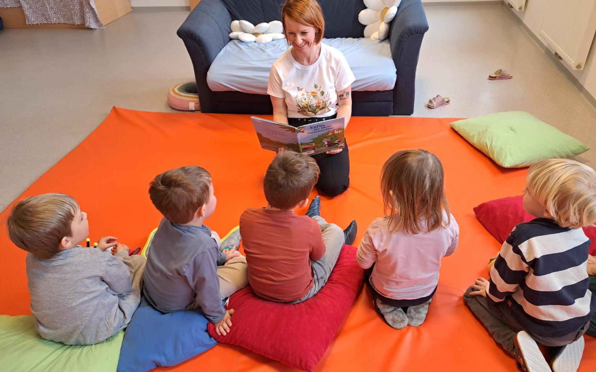 Cornelia Reif beim Vorlesen