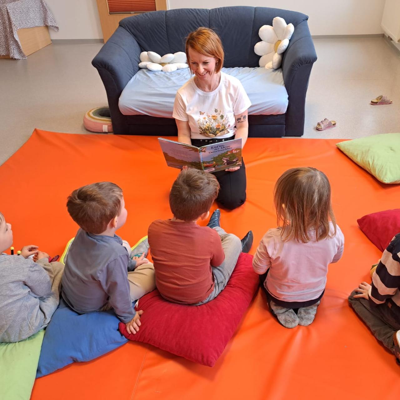Cornelia Reif beim Vorlesen